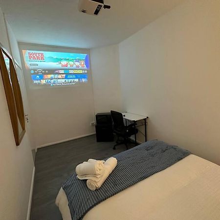 Small Cozy Private Bedroom Zone1 Londra Exterior foto