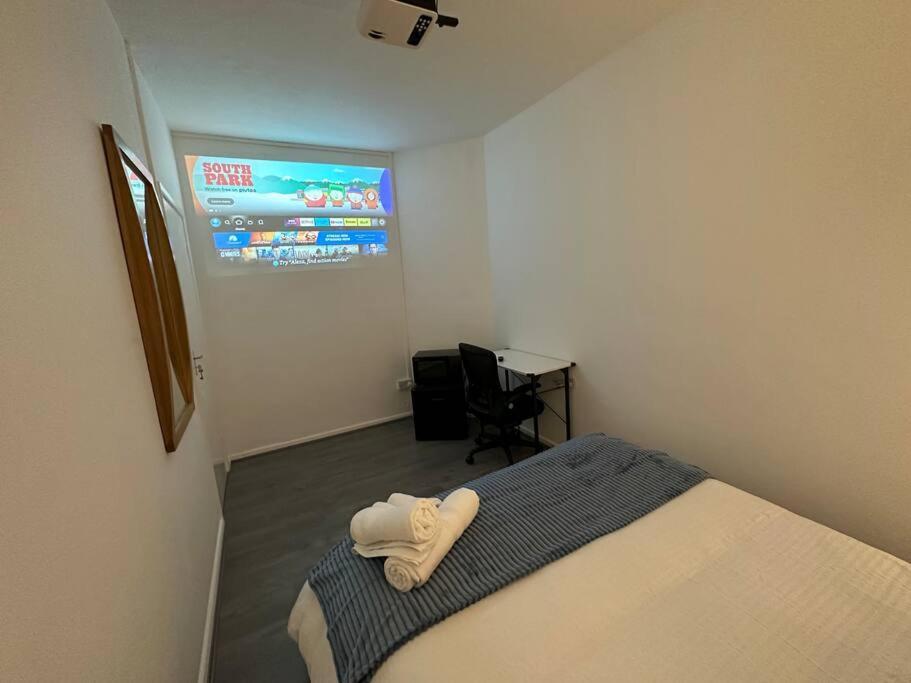 Small Cozy Private Bedroom Zone1 Londra Exterior foto
