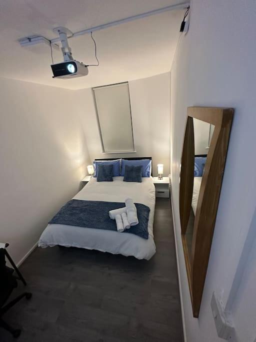 Small Cozy Private Bedroom Zone1 Londra Exterior foto